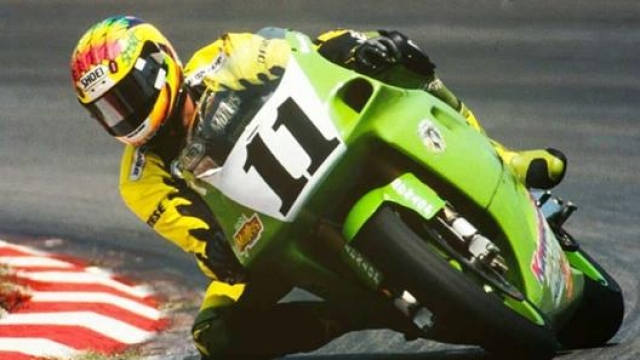 Fu il primo a vincere con la Kawasaki, nel 1993. Dopo di lui ad Akashi avrebbero dovuto attendere il 2013, con il titolo di Tom Sykes