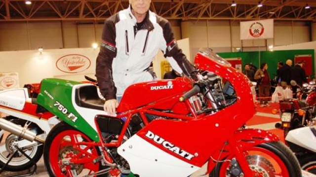 La Ducati 750 F1 del 1985 con Oscar La Ferla, uno dei piloti che l’ha portata in gara a metà Anni 80. Pontiroli