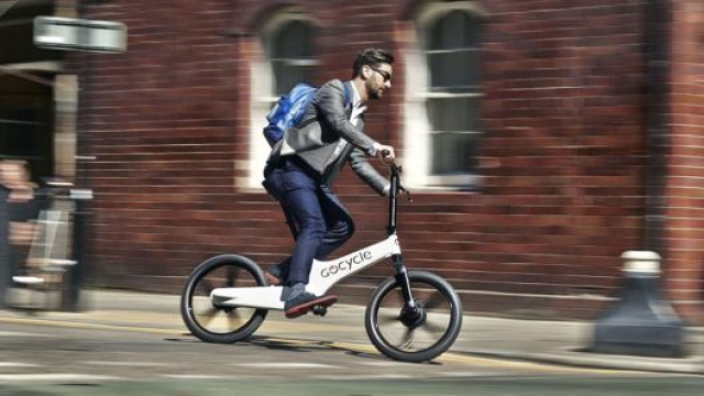 Un modello di e-bike pieghevole Gocycle