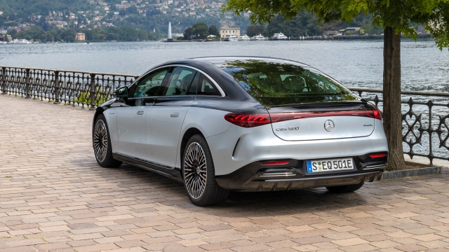 I prezzi della Mercedes Eqs partono da 117.422 euro