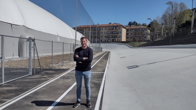 Fabrizio Rostagno sulla rinnovata pista del Motovelodromo Fausto Coppi di Torino