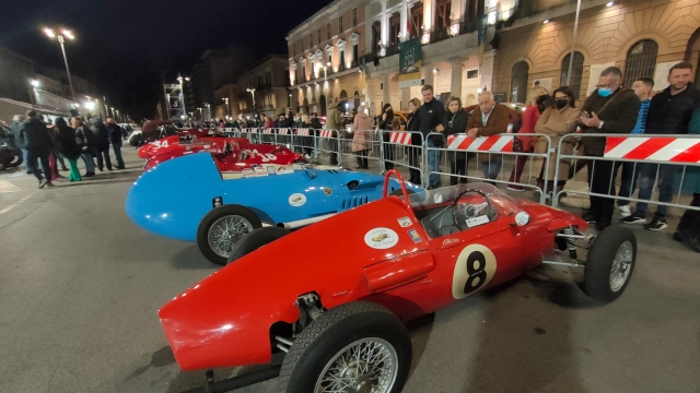 La sfida in notturna sul circuito del Gran Premio di Bari