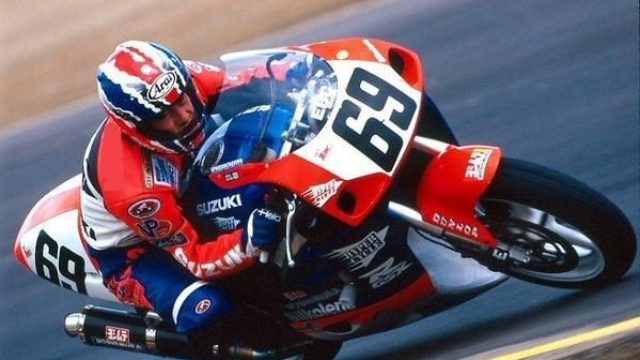 Nicky debuttò in Ama Supersport nel 1998, ai comandi di una Suzuki 600 privata. E con il casco di Doohan