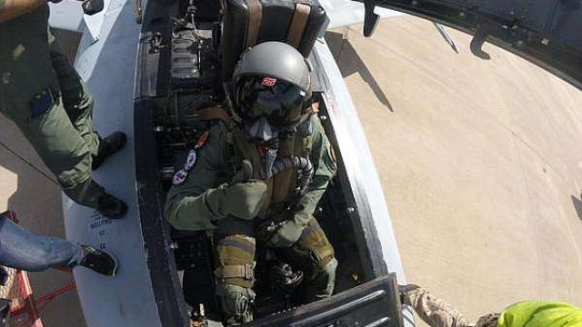 Maverick (quello a due ruote...) a bordo dell'F-18 Hornet