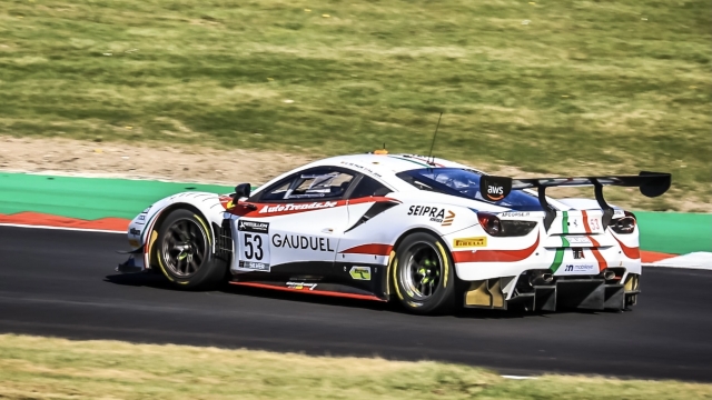 La Ferrari 488 (AF Corse) di Ulysse de Pauw e Alexandre Jean Pierre. Sro/P. Hecq Photo