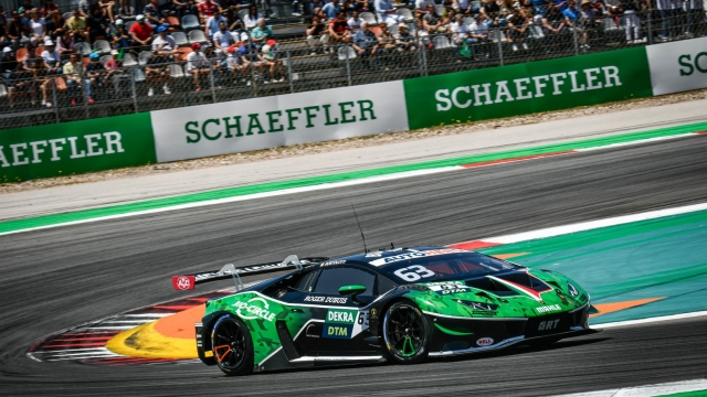 Mirko Bortolotti (Lamborghini Grasser Racing Team) è in testa al campionato
