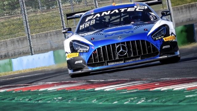 La Mercedes-Amg GT di Raffaele Marciello. Sro/D. Bogaerts