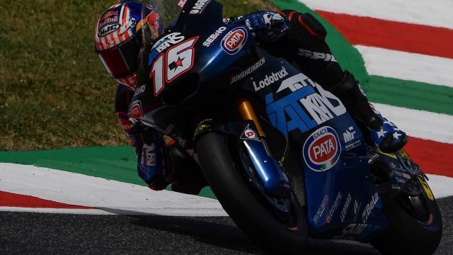 USA's Joe Roberts competes on his way to place second of the Moto 2 race of the Italian Moto GP Grand Prix at the Mugello race track, Tuscany, on May 29, 2022. (Photo by Filippo MONTEFORTE / AFP)