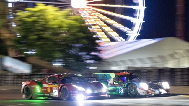 Lo spettacolo notturno a Le Mans. Rolex/A. Warner