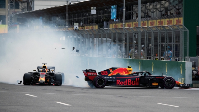 L'incidente di Ricciardo e Verstappen nel GP Azerbaijan 2018. Twitter @F1