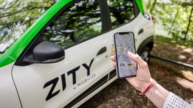 Per utilizzare i servizi Zity è sufficiente scaricare e registrarsi sull'applicazione per smartphone