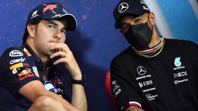 Lewis Hamilton con Sergio Perez