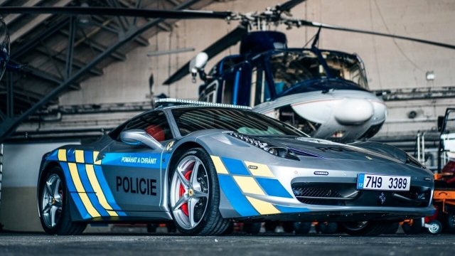Ferrari 488 in forza alla polizia Ceca