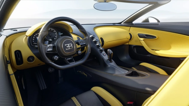 Lo spettacolare abitacolo della Bugatti W16 Mistral