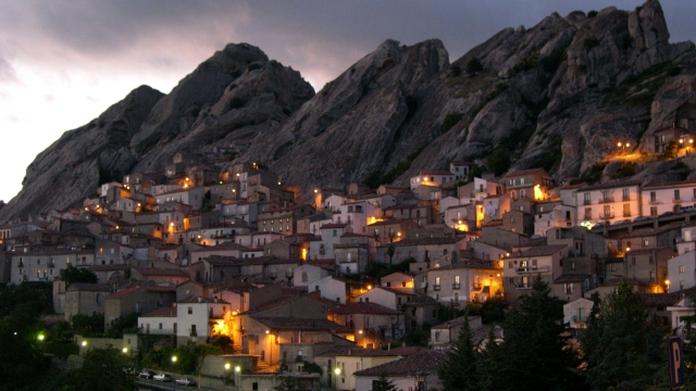 Il borgo di Pietrapertosa (foto Regione Basilicata)