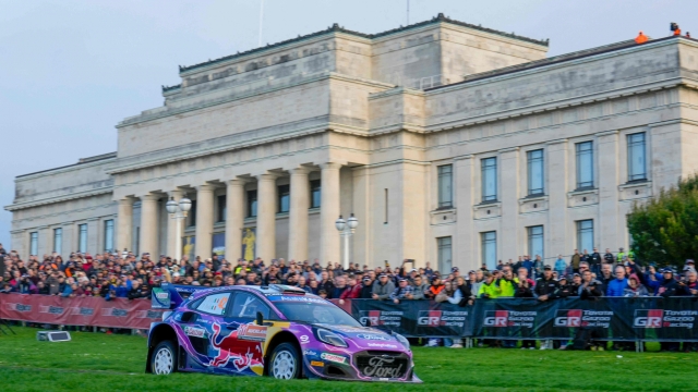This picture taken on September 29, 2022, shows Ireland's Craig Breen driving Ford Puma Rally 1 Hybrid during special stage 1 of the Rally New Zealand, the 11th round of the FIA World Rally Championship, in Auckland Domain. (Photo by John COWPLAND / AFP)
