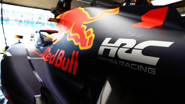 Il logo Honda HRC sul cofano motore della Red Bull RB18 di Max Verstappen