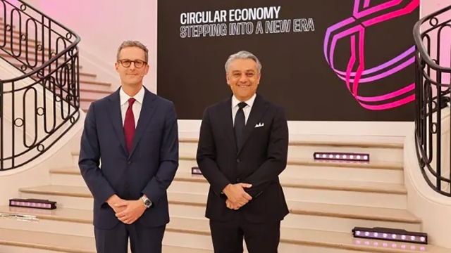 Luca de Meo, Ceo del Gruppo Renault, e Jean-Philippe Bahuaud, Ceo di The Future Is Neutral