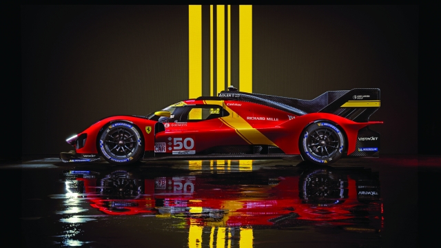 La Ferrari 499P di profilo