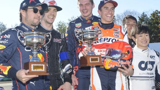 Il podio della gara di kart organizzata da Honda: Verstappen e Marquez vincitori (foto @hondaracingglobal)