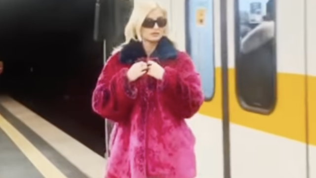 Beatrice Quinta nuda in metro a Milano - Instagram/Beatrice Quinta