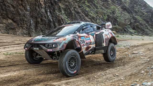 epa10386565 French driver Guerlain Chicherit and co-driver Alex Winocq drive their Prodrive Hunter for team GCK Motorsport during the second stage of the Dakar Rally 2023 from Sea Camp to Alula, Saudi Arabia, 02 January 2023.  EPA/Andrew Eaton
