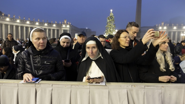 Faithful arrived for the funeral ceremony of Pope Emeritus Benedict XVI (Joseph Ratzinger), in Saint Peter's Square, Vatican City, 05 January 2023. Former Pope Benedict XVI died on 31 December 2022 at his Vatican residence, at the age 95. ANSA/MASSIMO PERCOSSI