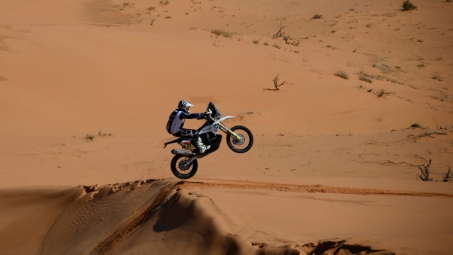 Luciano Benavides in azione alla Dakar 2023. AFP