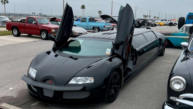 Una Bugatti, o una Buuuuuugatti? Sotto alle sembianze di una Veyron allungata si nasconde una Lincoln limousine