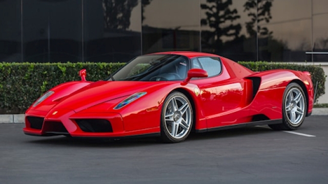 La Ferrari Enzo è del 2002