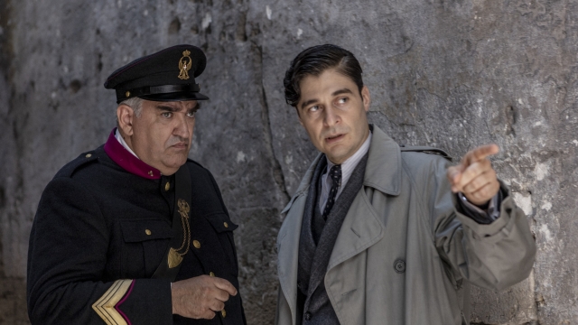 Antonio Milo e Lino Guanciale in una scena del Commissario Ricciardi