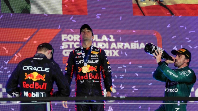 Il podio del GP d'Arabia con Perez, Verstappen e Alonso. Lapresse