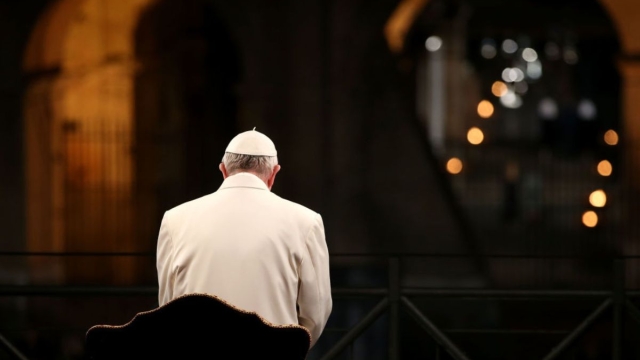 Via Crucis 2023: diretta tv e streaming della cerimonia con Papa Francesco