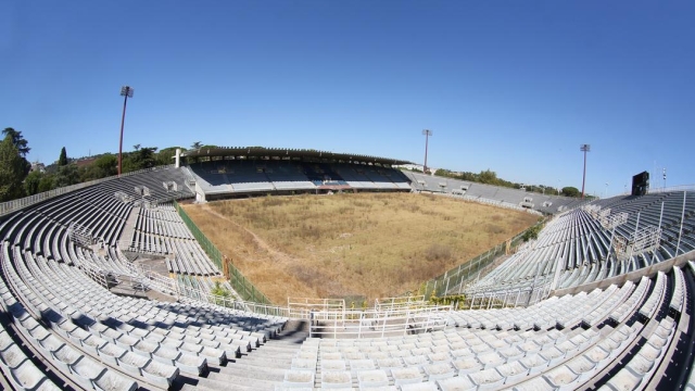 Una foto di come è ridotto, da diversi anni, lo stadio Flaminio.