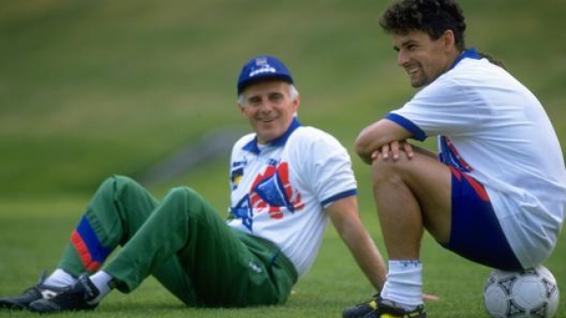 Arrigo Sacchi sorridente con Robi Baggio, nel 1994. Getty