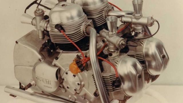 Il motore manichino della Ducati Apollo