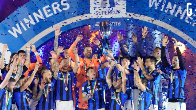 L’Inter vince 3-0 contro il Milan nella finale di Supercoppa italiana grazie alle reti di Dimarco, Dzeko e Lautaro. Le immagini della festa nerazzurra