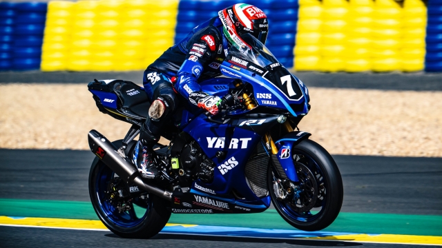 Niccolò Canepa in qualifica con la R1 del team YART Yamaha