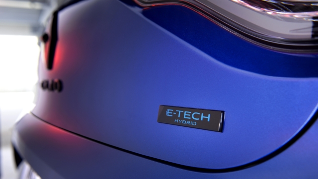 La nuova Clio arriva con motore E-tech full hybrid