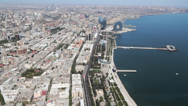Una vista dall'alto della città di Baku