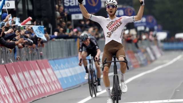 Giro d'Italia 2023 - 106th Edition - 4th stage Venosa - Lago Laceno 175 km - 09/05/2023 - Aurelien Paret-Peintre (FRA - AG2R Citroen Team) - Andreas Leknessund (NOR - Team DSM) - photo Ilario Biondi/SprintCyclingAgency©2023