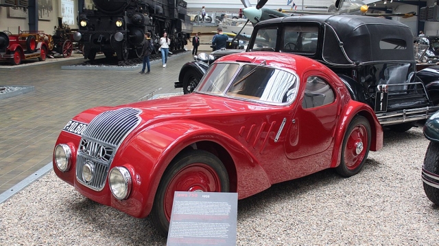 Jawa ha costruito anche automobili, ben figurando anche alla 24 ore di Le Mans