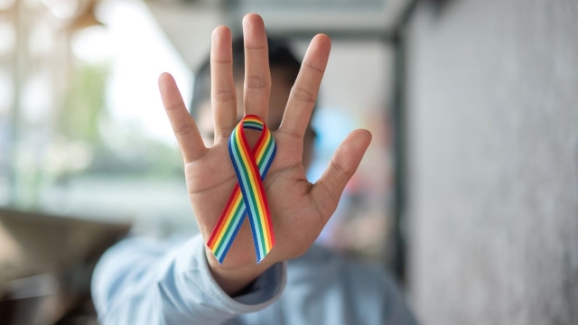 Giornata internazionale contro omobitransfobia cosa significa