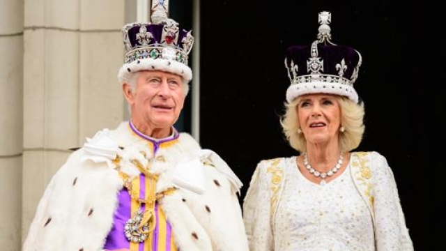 Re Carlo III, 74 anni, con la Regina Camilla, nel giorno dell'incoronazione. Getty Images