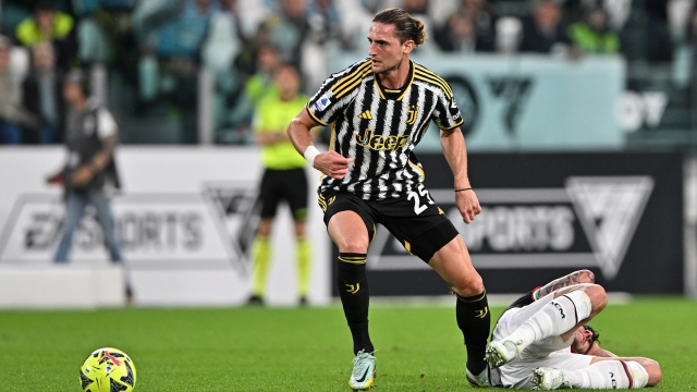 TURIN, ITALY - MAY 28: Adrien Rabiot of Juventus controls the ball during the Serie A match between Juventus and AC MIlan at Allianz Stadium on May 28, 2023 in Turin, Italy. (Photo by Chris Ricco - Juventus FC/Juventus FC via Getty Images)