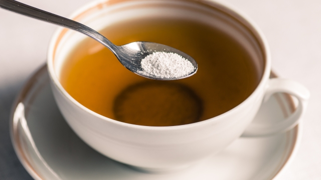 L'aspartame è cancerogeno? L'attesa per la decisione dell'OMS
