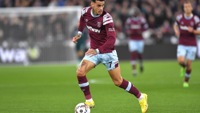 epa10263643 Gianluca Scamacca of West Ham in action during the English Premier League soccer match between West Ham United and AFC Bournemouth in London, Britain, 24 October 2022.  EPA/Vince Mignott EDITORIAL USE ONLY. No use with unauthorized audio, video, data, fixture lists, club/league logos or 'live' services. Online in-match use limited to 120 images, no video emulation. No use in betting, games or single club/league/player publications