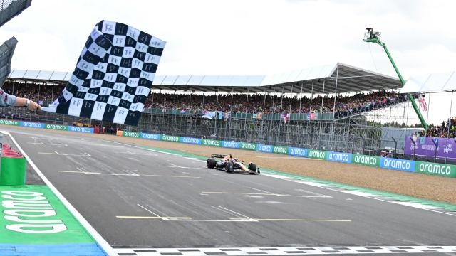 epa10736382 Dutch Formula One driver Max Verstappen of Red Bull Racing aproaches the finish to win the Formula 1 British Grand Prix 2023, at the Silverstone Circuit race track in Silverstone, Britain, 09 July 2023.  EPA/CHRISTIAN BRUNA / POOL