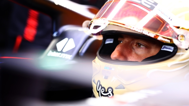 Daniel Ricciardo al volante della Red Bull RB19 per il test Pirelli a Silverstone. Red Bull
