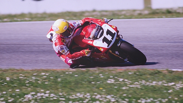 Kocinski a Misano nel 1996 sulla Ducati quando chiuse terzo con sei vittorie al debutto in Sbk